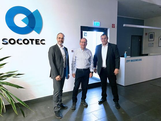 Von l.n.r.: Prof. Dr.-Ing. Ludger Speier, CEO SOCOTEC Deutschland; Dipl.-Ing. Jürgen Marx; Dipl.-Ing. Martin Demmer, Vorstand ZPP INGENIEURE 