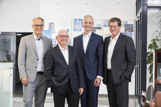 l.t.r.: Prof. Dr.-Ing. Matthias Baitsch, Prof. Dr.-Ing. Hans-Jürgen Niemann, Prof. Dr.-Ing. Karsten Körkemeyer, Prof. Dipl.-Ing. Fritz Grübl