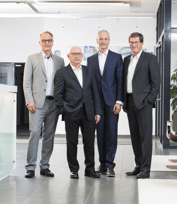 l.t.r.: Prof. Dr.-Ing. Matthias Baitsch, Prof. Dr.-Ing. Hans-Jürgen Niemann, Prof. Dr.-Ing. Karsten Körkemeyer, Prof. Dipl.-Ing. Fritz Grübl